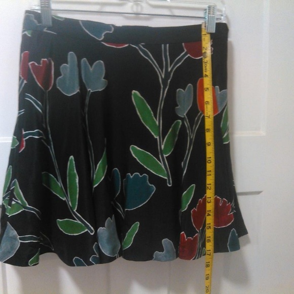 Alice + Olivia lined silk skirt, size 8 - Picture 2 of 7
